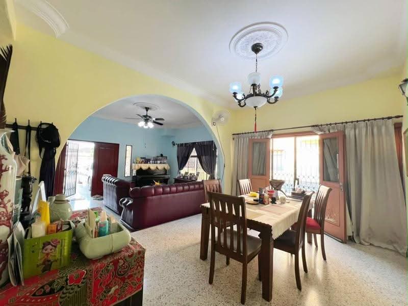Rumah Berkembar untuk Dijual di Taman Iskandar (Johor Bahru) - Ask Hon - Living Room - PropertyGuru.com.my