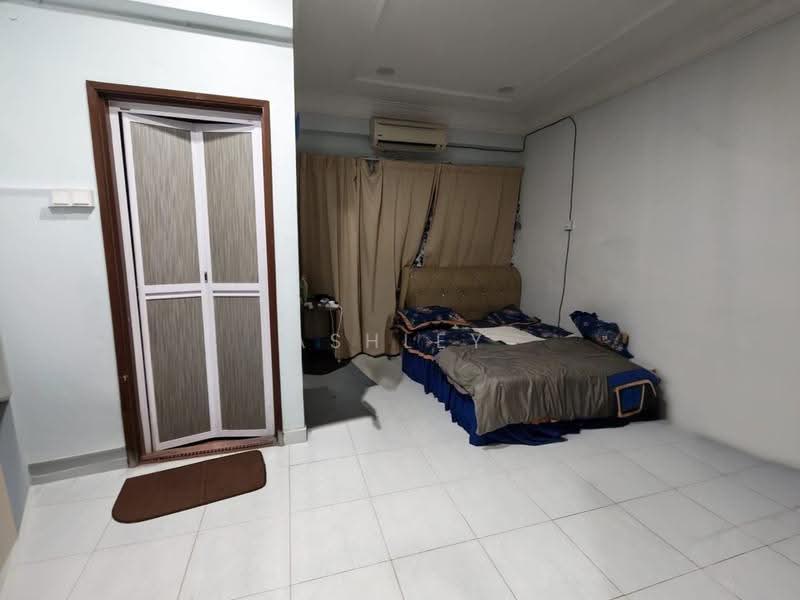 Kondominium untuk Dijual di Petaling Indah Condominiums - Ashley Lim - Bedroom - PropertyGuru.com.my