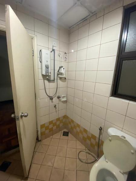Kondominium untuk Dijual di Armanee - Alex Yap - Bathroom - PropertyGuru.com.my
