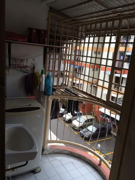 Rumah Flat untuk Dijual di Desa Permai Indah Flat - Leong . - Balcony - PropertyGuru.com.my