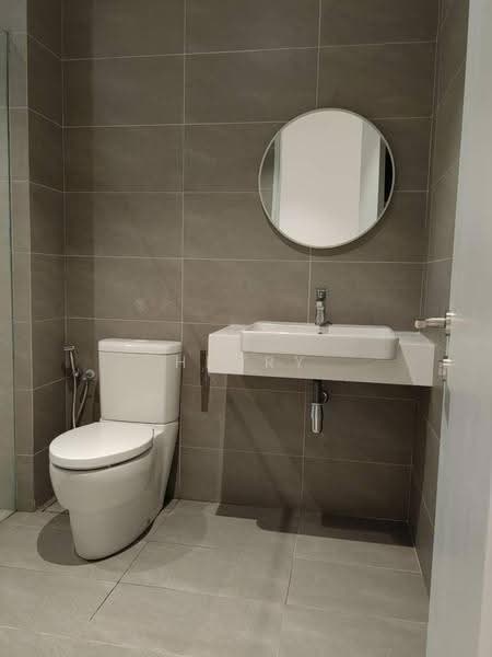 Kediaman Servis untuk Dijual di Quill Residence - Henry Lee - Bathroom - PropertyGuru.com.my