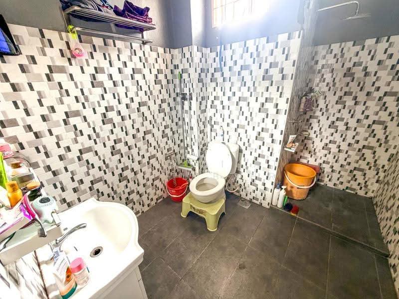 2-storey Terraced House for Sale in Cheras (Selangor) - Mohd Aizat Saiful Bahri - Bathroom - PropertyGuru.com.my