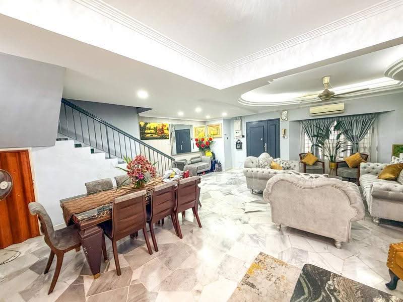 2-storey Terraced House for Sale in Cheras (Selangor) - Mohd Aizat Saiful Bahri - Living Room - PropertyGuru.com.my