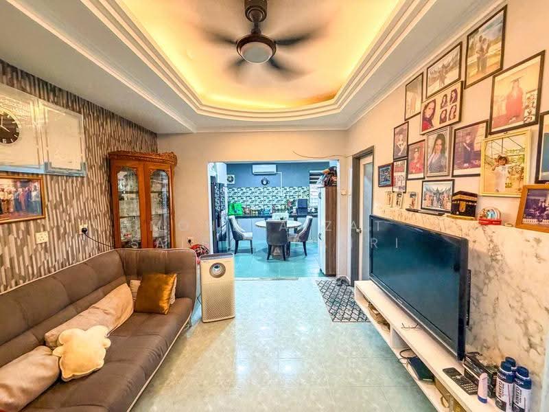2-storey Terraced House for Sale in Cheras (Selangor) - Mohd Aizat Saiful Bahri - Living Room - PropertyGuru.com.my