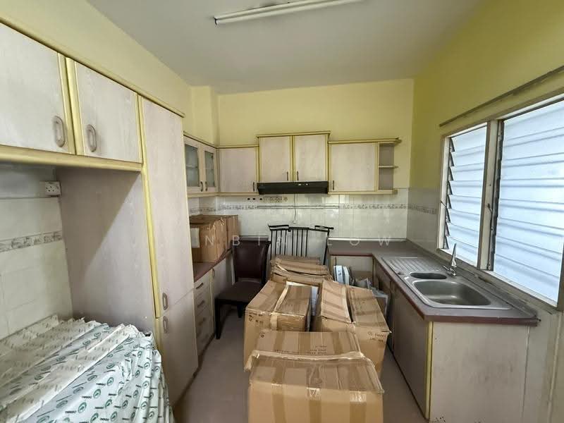 Rumah Teres 2-Tingkat untuk Dijual di Taman Wawasan (Puchong) - Junbin Low - Kitchen - PropertyGuru.com.my