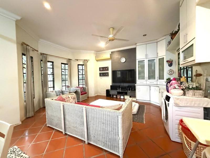 Semi-Detached House for Sale in Seksyen 7 (Shah Alam) - Firdaus Husin - PropertyGuru.com.my