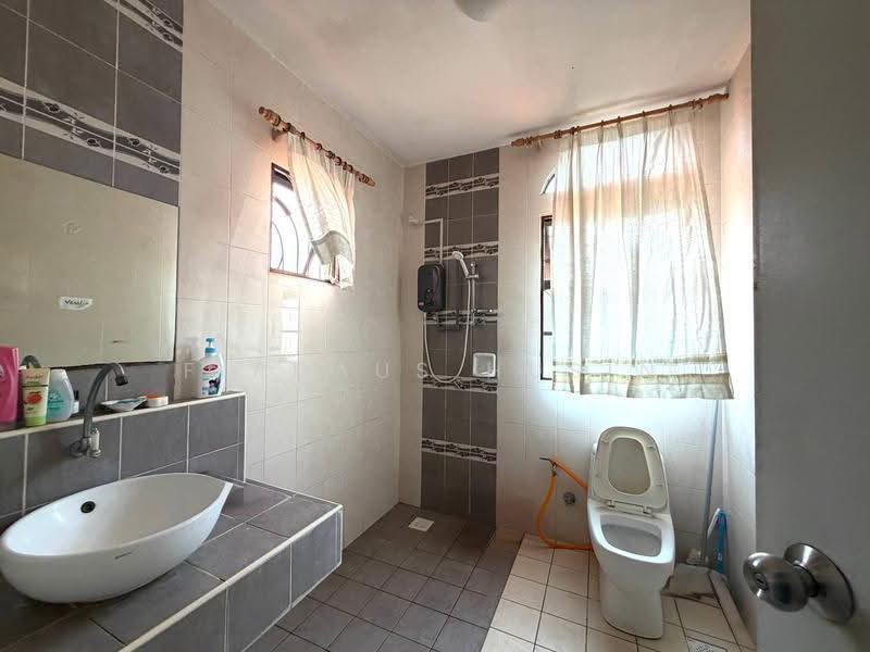 Semi-Detached House for Sale in Seksyen 7 (Shah Alam) - Firdaus Husin - PropertyGuru.com.my