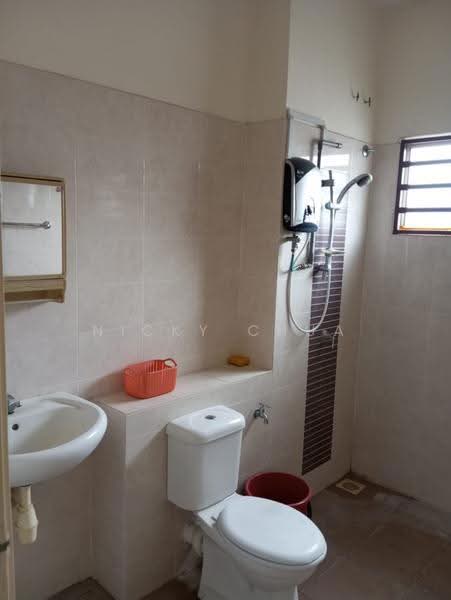 Rumah Teres 2-Tingkat untuk Dijual di Forest Heights (Seremban) - Nicky Chua - Bathroom - PropertyGuru.com.my