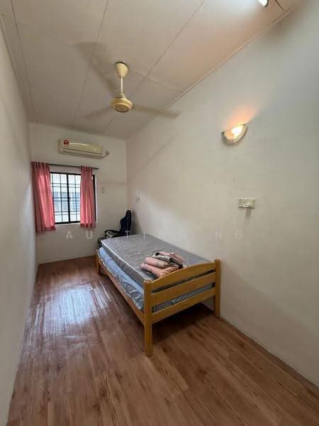 Rumah Teres 1-Tingkat untuk Disewa di Bandar Indahpura (Kulai) - Austing Ng - Bedroom - PropertyGuru.com.my