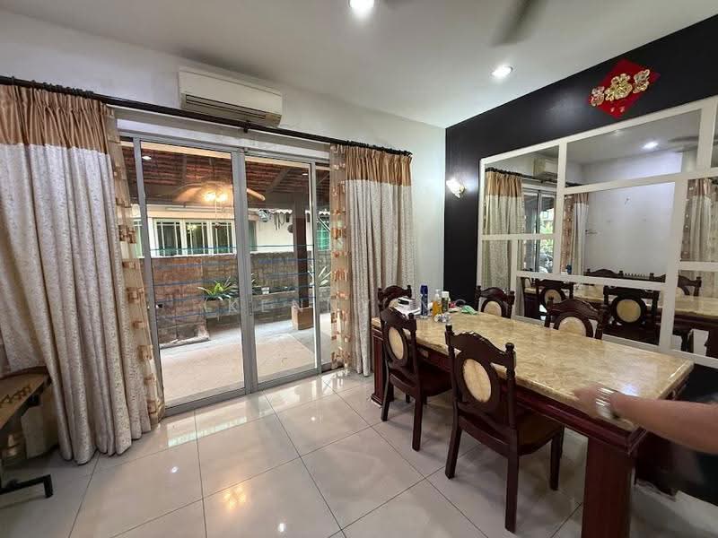 Rumah Berkembar untuk Dijual di Bandar Botanic (Klang) - Kenny Ng - Dining Room - PropertyGuru.com.my