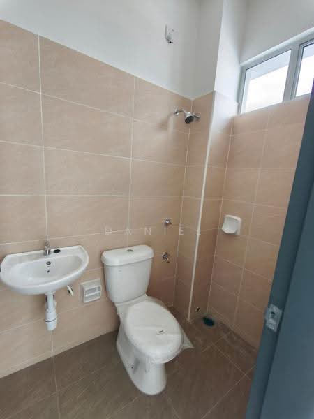 Rumah Teres 2-Tingkat untuk Dijual di Bandar Dato Onn (Tebrau) - Daniel Yong - Bathroom - PropertyGuru.com.my
