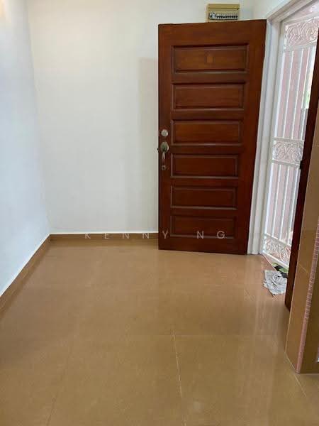 Rumah Teres untuk Dijual di Shah Alam (Selangor) - Kenny Ng - Entrance - PropertyGuru.com.my