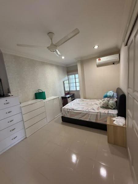 Rumah Teres 2-Tingkat untuk Dijual di Taman Wawasan (Puchong) - Junbin Low - Bedroom - PropertyGuru.com.my