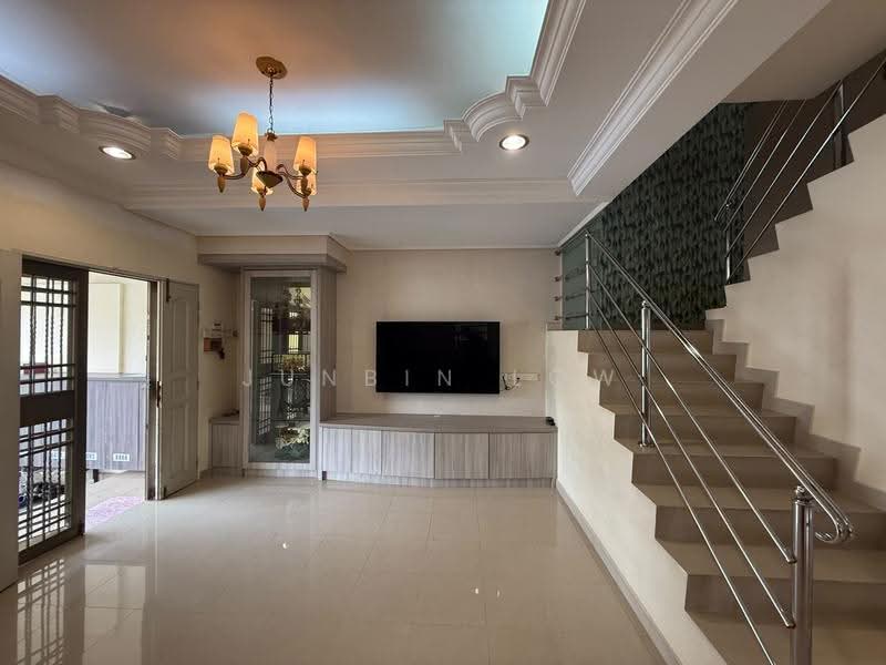 Rumah Teres 2-Tingkat untuk Dijual di Taman Wawasan (Puchong) - Junbin Low - Living Room - PropertyGuru.com.my