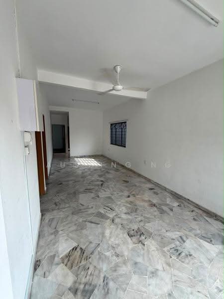 Rumah Teres 1-Tingkat untuk Disewa di Taman Putri Kulai (Kulai) - Austing Ng - Living Room - PropertyGuru.com.my