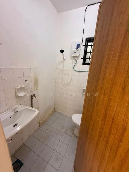 Rumah Teres 1-Tingkat untuk Disewa di Taman Putri Kulai (Kulai) - Austing Ng - Bathroom - PropertyGuru.com.my