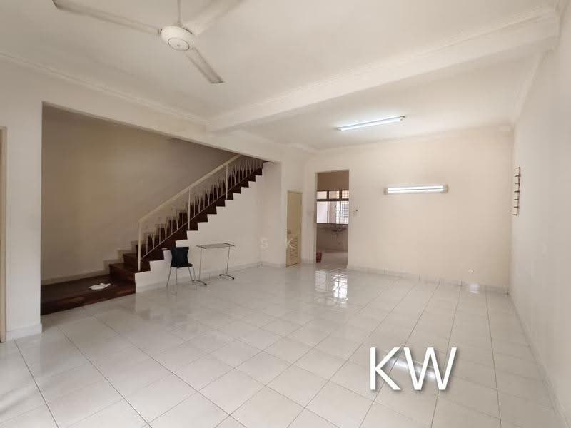 2-storey Terraced House for Sale in Kemuning Utama (Shah Alam) - SK Thiam - Living Room - PropertyGuru.com.my