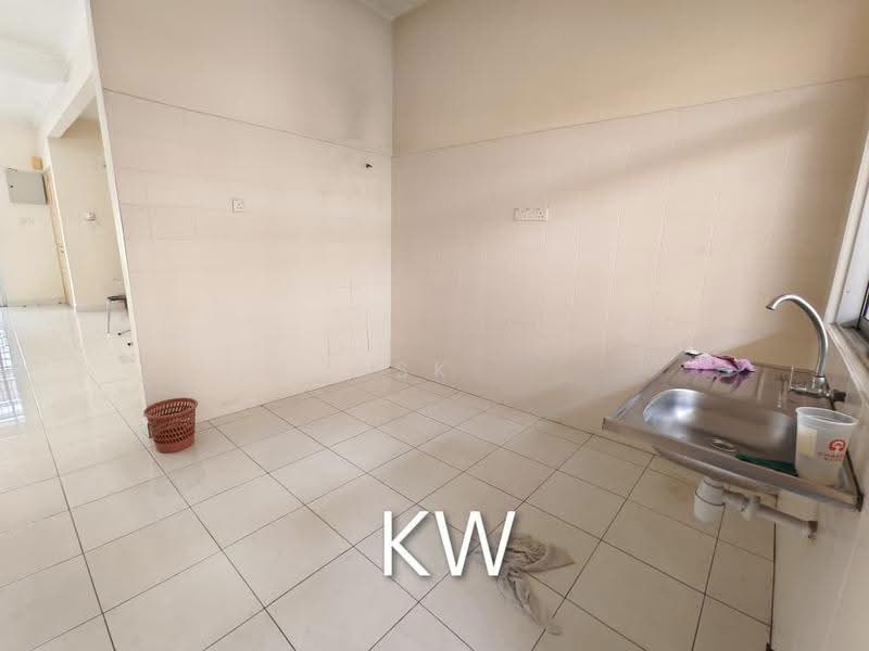 2-storey Terraced House for Sale in Kemuning Utama (Shah Alam) - SK Thiam - Kitchen - PropertyGuru.com.my