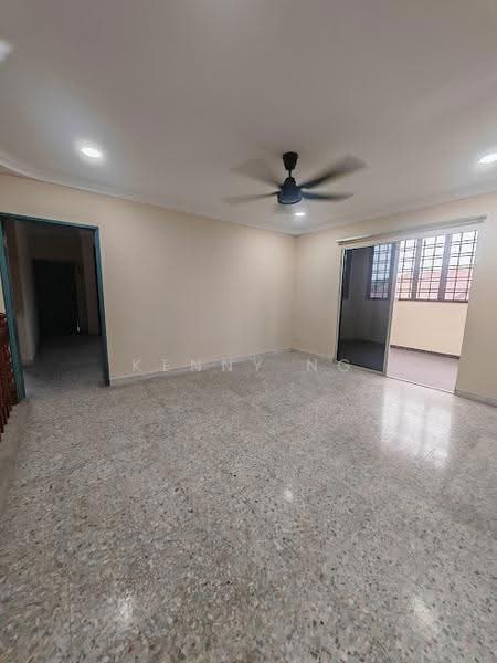 2-storey Terraced House for Sale in Telok Panglima Garang (Selangor) - Kenny Ng - Living Room - PropertyGuru.com.my