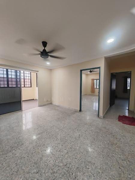 2-storey Terraced House for Sale in Telok Panglima Garang (Selangor) - Kenny Ng - Living Room - PropertyGuru.com.my