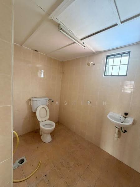 Shop / Office untuk Dijual di Seremban (Negeri Sembilan) - Norashikin Mohamed - Bathroom - PropertyGuru.com.my