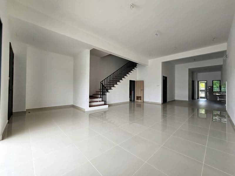 Terraced House for Sale in Bandar Kinrara Seksyen 1 (Bandar Kinrara) - John Lee - Living Room - PropertyGuru.com.my