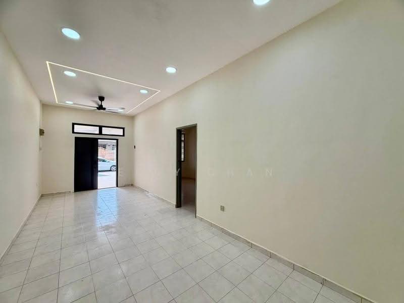 Rumah Teres 1-Tingkat untuk Dijual di Bandar Putra Kulai (Kulai) - Eddy Chan - Living Room - PropertyGuru.com.my
