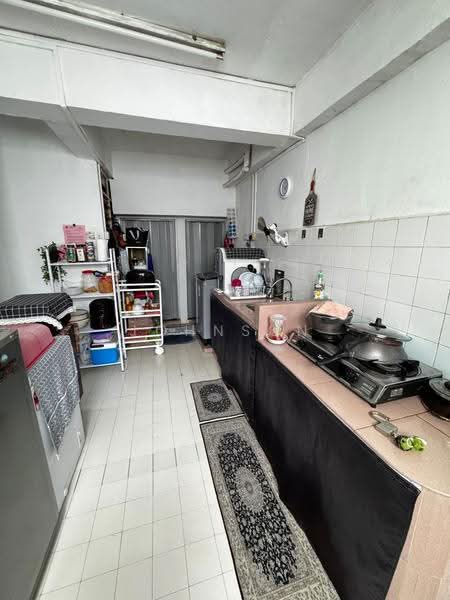 Flat for Sale at Flat Temenggong - Johnson Chen - Kitchen - PropertyGuru.com.my