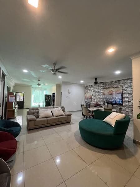 Bungalow House untuk Dijual di Bandar Warisan Puteri (Ampangan) - Adi Fahmi - Living Room - PropertyGuru.com.my