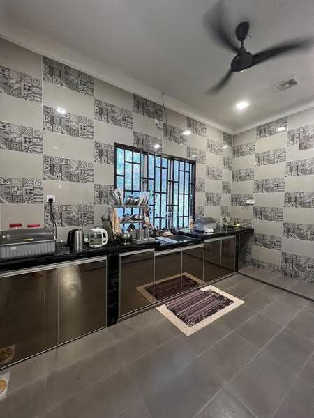 Bungalow House untuk Dijual di Bandar Warisan Puteri (Ampangan) - Adi Fahmi - Kitchen - PropertyGuru.com.my