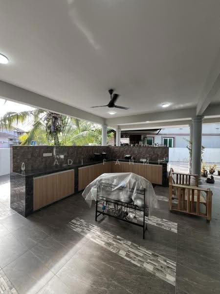 Bungalow House untuk Dijual di Bandar Warisan Puteri (Ampangan) - Adi Fahmi - Kitchen - PropertyGuru.com.my