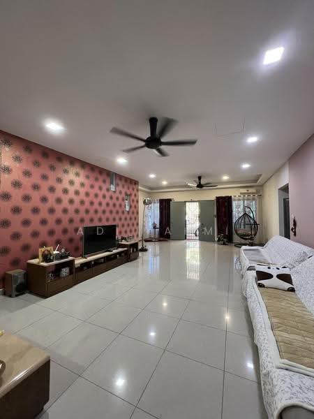 Bungalow House untuk Dijual di Bandar Warisan Puteri (Ampangan) - Adi Fahmi - Living Room - PropertyGuru.com.my