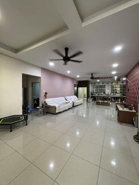 Bungalow House untuk Dijual di Bandar Warisan Puteri (Ampangan) - Adi Fahmi - Living Room - PropertyGuru.com.my