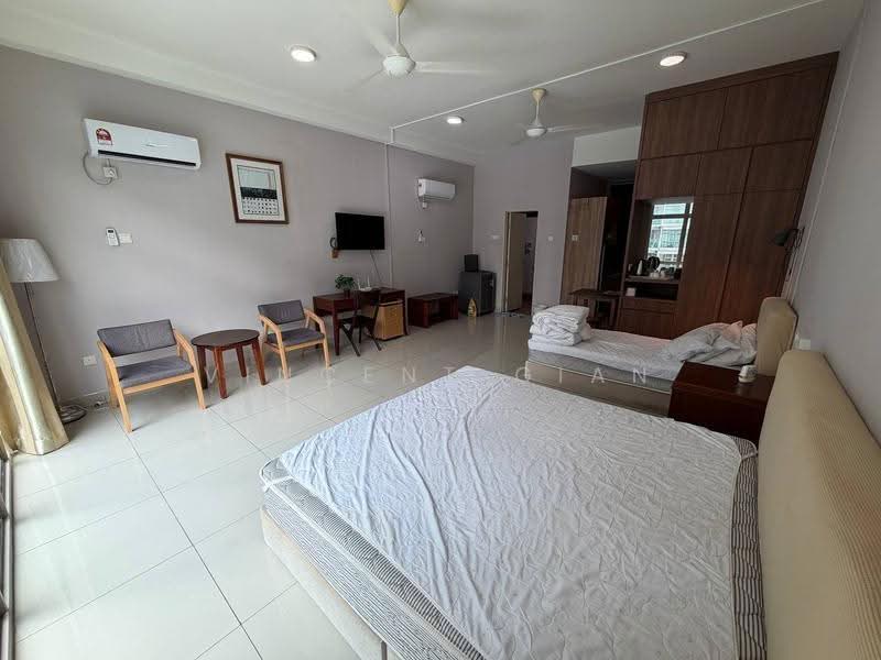 Kediaman Servis untuk Disewa di Palazio - Vincent Gian - Bedroom - PropertyGuru.com.my