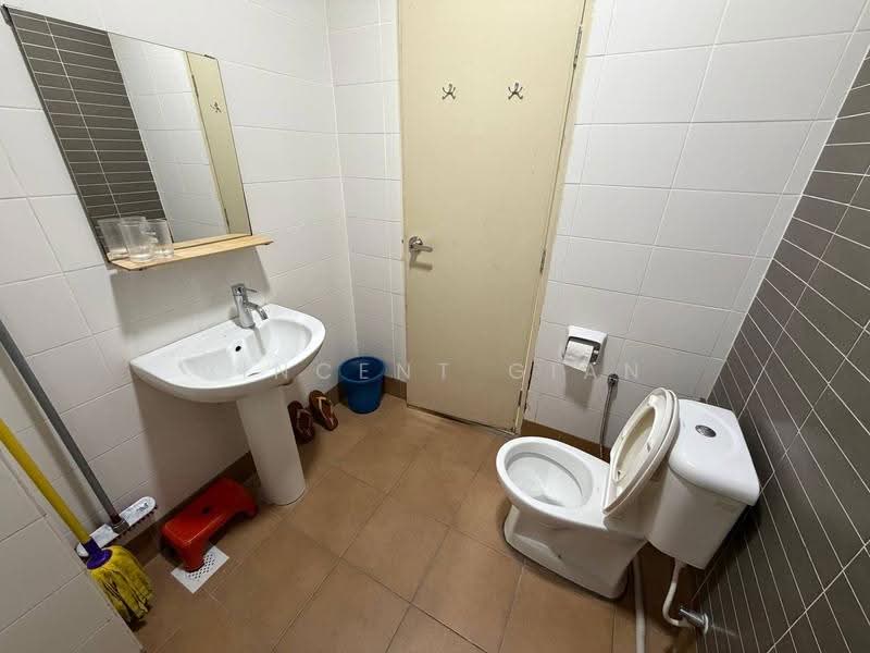 Kediaman Servis untuk Disewa di Palazio - Vincent Gian - Bathroom - PropertyGuru.com.my