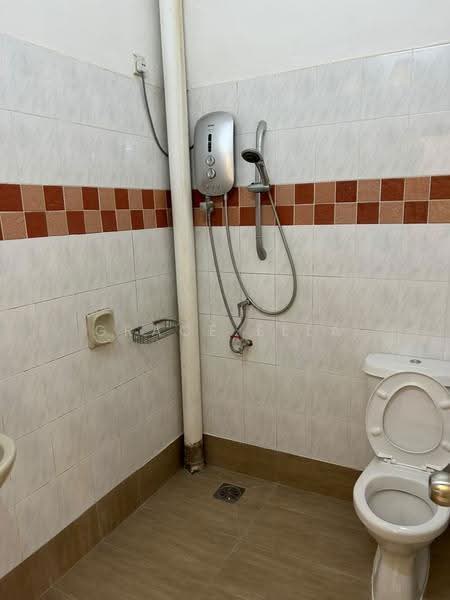 Rumah Teres 2-Tingkat untuk Disewa di Taman Desa Tebrau (Tebrau) - Grace Ella - Bathroom - PropertyGuru.com.my