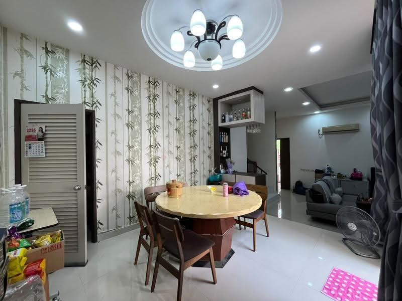Rumah Kluster untuk Dijual di Setia Tropika (Johor Bahru) - Tok CJ - Dining Room - PropertyGuru.com.my