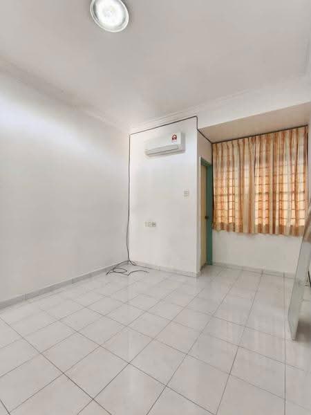 Rumah Teres 2-Tingkat untuk Dijual di Taman Desa Cemerlang (Ulu Tiram) - Iden Tan - Interior - PropertyGuru.com.my