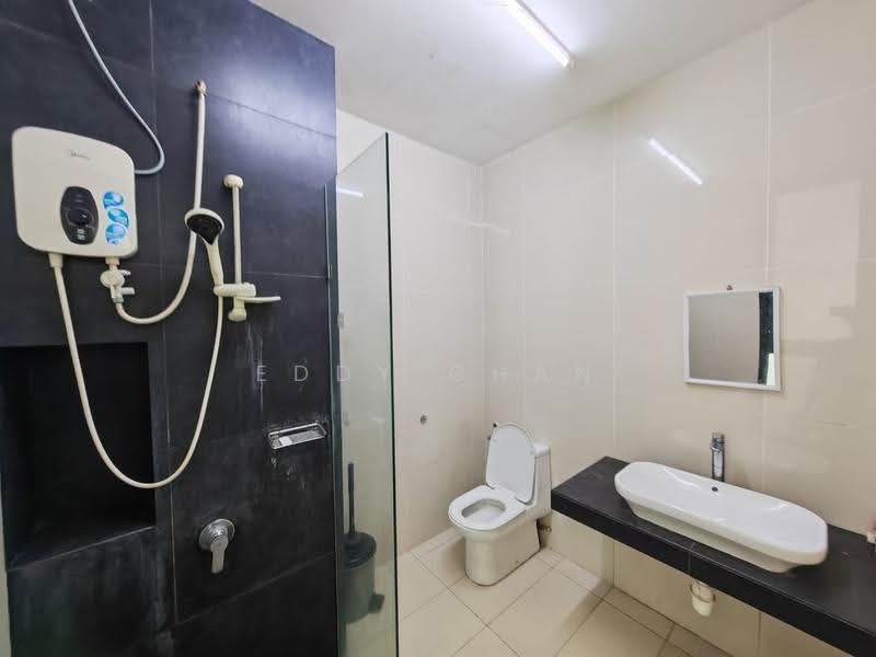 Kediaman Servis untuk Dijual di Eco Nest - Eddy Chan - Bathroom - PropertyGuru.com.my