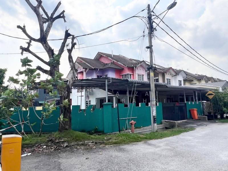 2-storey Terraced House for Sale in Bandar Baru Bangi (Selangor) - Mohd Aizat Saiful Bahri - Exterior - PropertyGuru.com.my