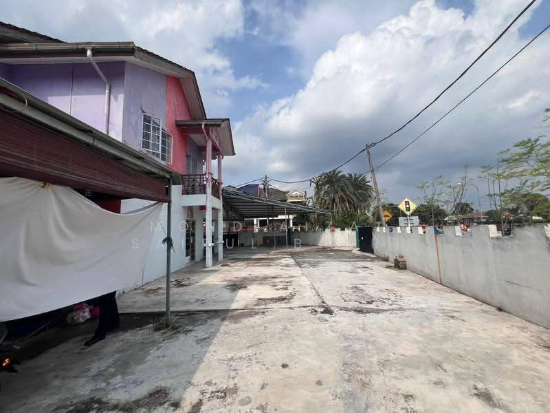 2-storey Terraced House for Sale in Bandar Baru Bangi (Selangor) - Mohd Aizat Saiful Bahri - Exterior - PropertyGuru.com.my