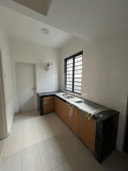 Rumah Teres untuk Dijual di Seremban (Negeri Sembilan) - Adi Fahmi - Kitchen - PropertyGuru.com.my