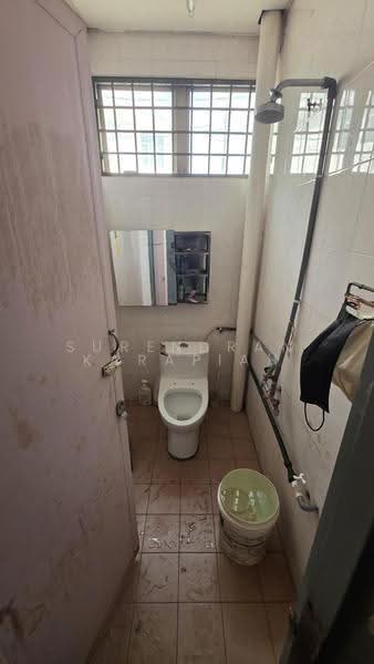 Kedai untuk Dijual di Kampung Batu Belah (Klang) - Surendran Karapiah - Bathroom - PropertyGuru.com.my