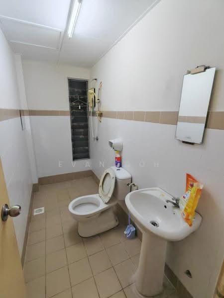 Kediaman Servis untuk Disewa di The Heron Residency - Evan Goh - Bathroom - PropertyGuru.com.my