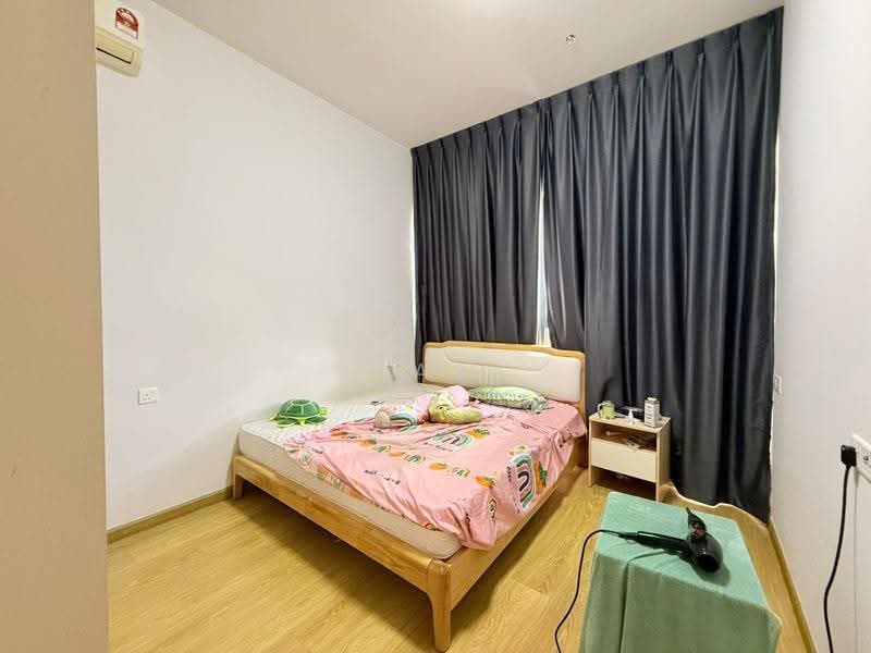 Kondominium untuk Dijual di Bay Laurel @ Country Garden Danga Bay - Jax Wong - Bedroom - PropertyGuru.com.my
