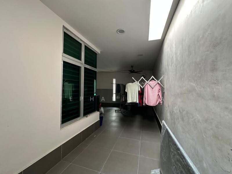 Semi-Detached House for Sale in Bandar Parklands (Klang) - Stephanie Yap - Corridor - PropertyGuru.com.my