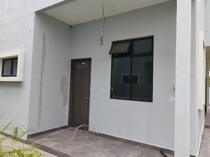 Rumah Berkembar untuk Dijual di Kluang (Johor) - May Tan - Exterior - PropertyGuru.com.my