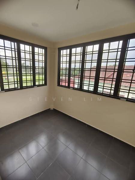 Semi-Detached House for Sale in Telok Panglima Garang (Selangor) - Steven Lim - Balcony - PropertyGuru.com.my