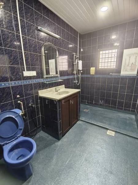Semi-Detached House for Sale in Telok Panglima Garang (Selangor) - Steven Lim - Bathroom - PropertyGuru.com.my