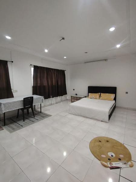 Semi-Detached House for Rent in Taman Chateau (Ipoh) - Datuk Lee Heng - Bedroom - PropertyGuru.com.my
